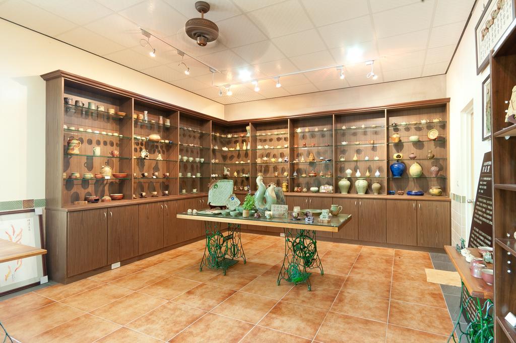 Family Pottery Bed & Breakfast Hengchun Exterior photo